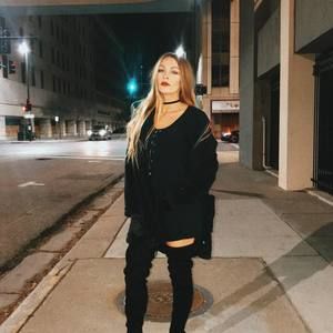 Meet your Posher, Carissa